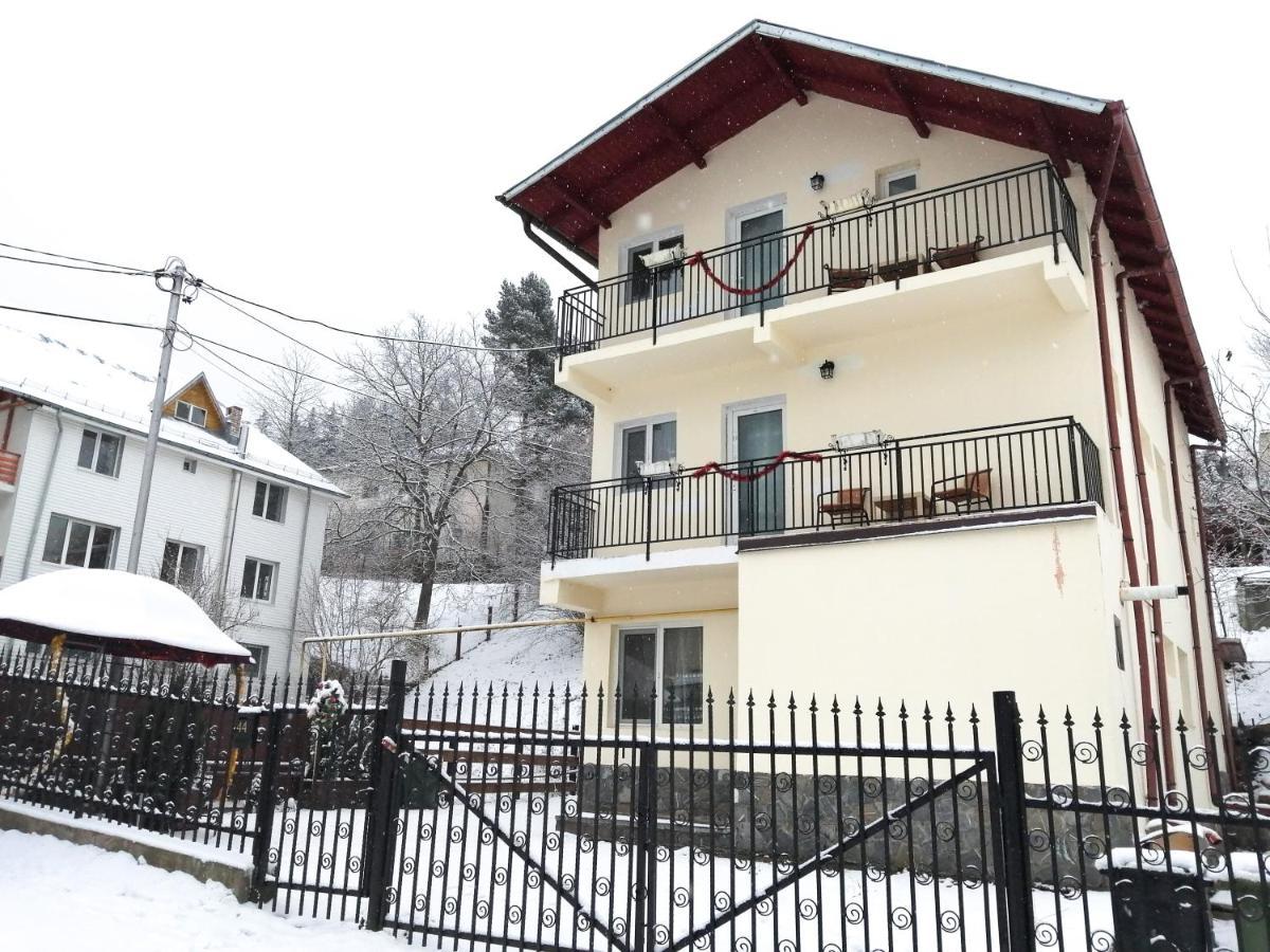 Casa Zura Buşteni Exterior foto