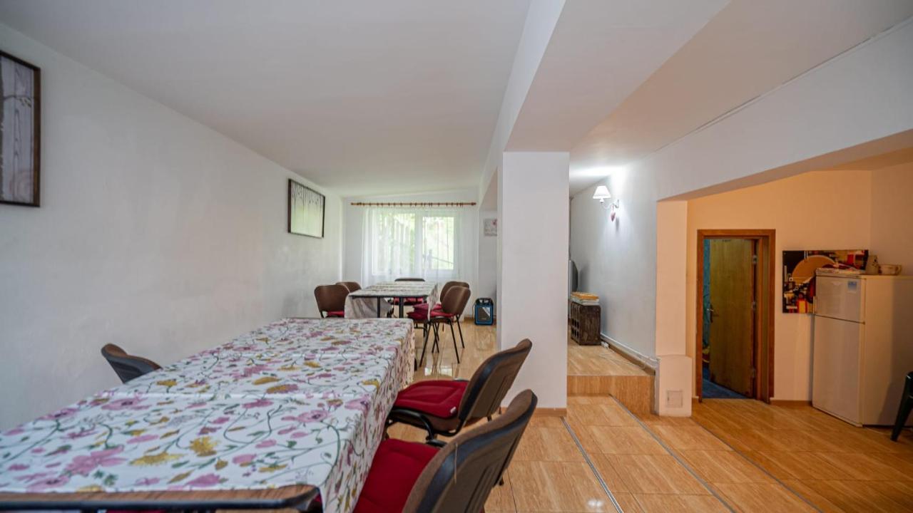 Casa Zura Buşteni Exterior foto
