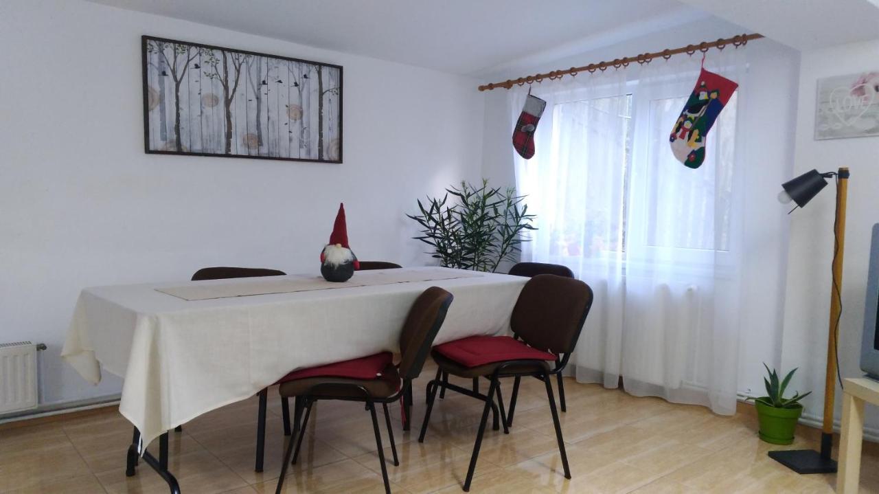 Casa Zura Buşteni Exterior foto